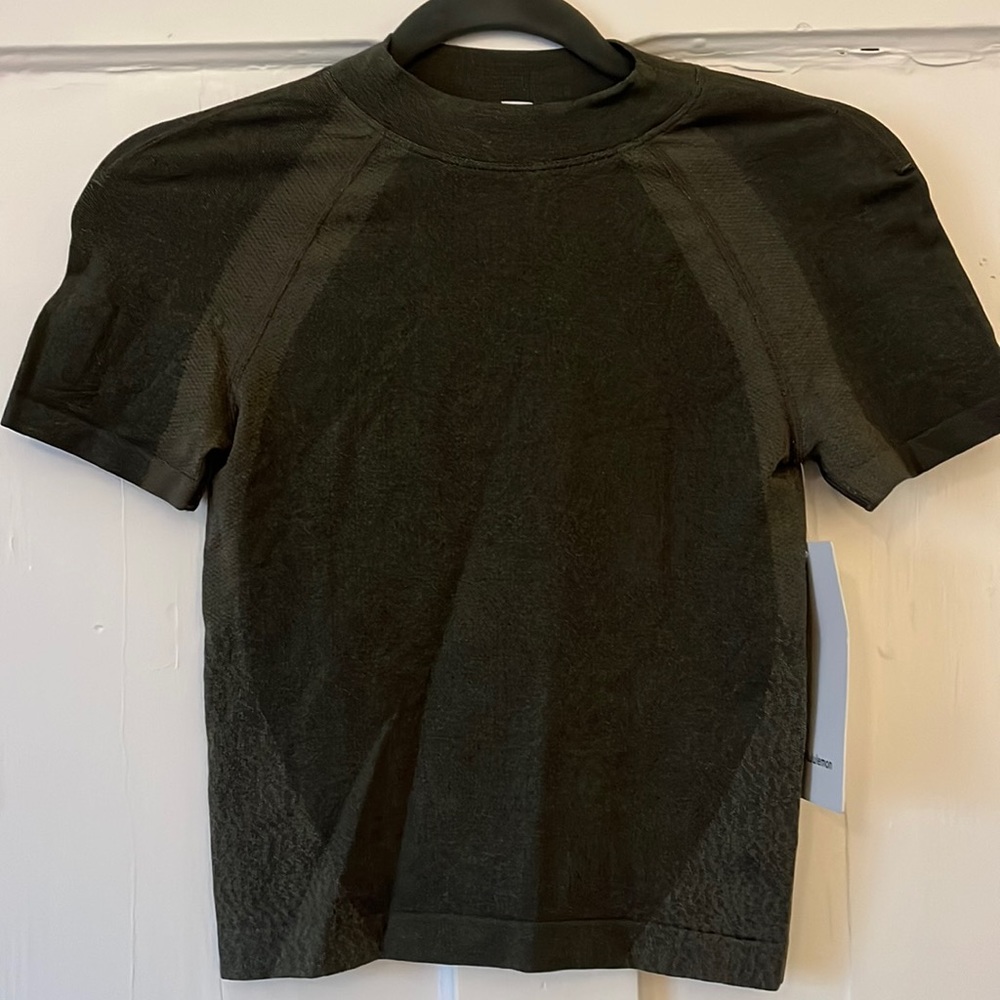 LULULEMON SEAMLESS TOP - Picture 1 of 6